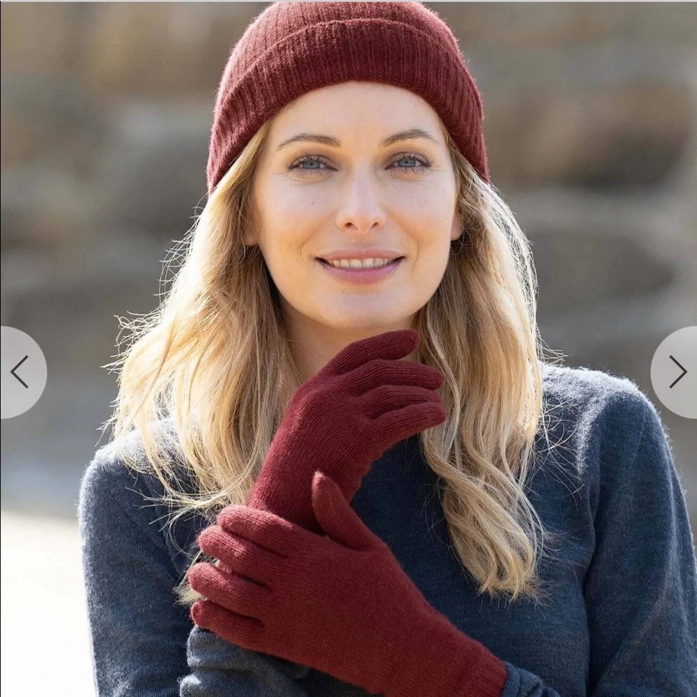 CELTIC & CO Cashmere Gloves. Oatmeal